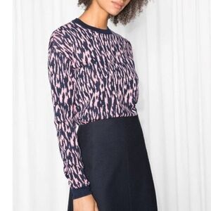 & Other Stories Crewneck Tiger Patterned Wool Sweater‎ Pink & Navy Blue Small